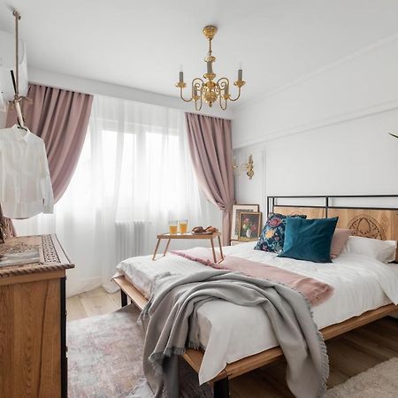 Eclectic 3 Bedroom Calea Victoriei By Urbanesq Bukarest Exterior foto