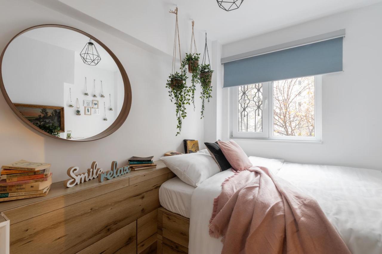Eclectic 3 Bedroom Calea Victoriei By Urbanesq Bukarest Exterior foto