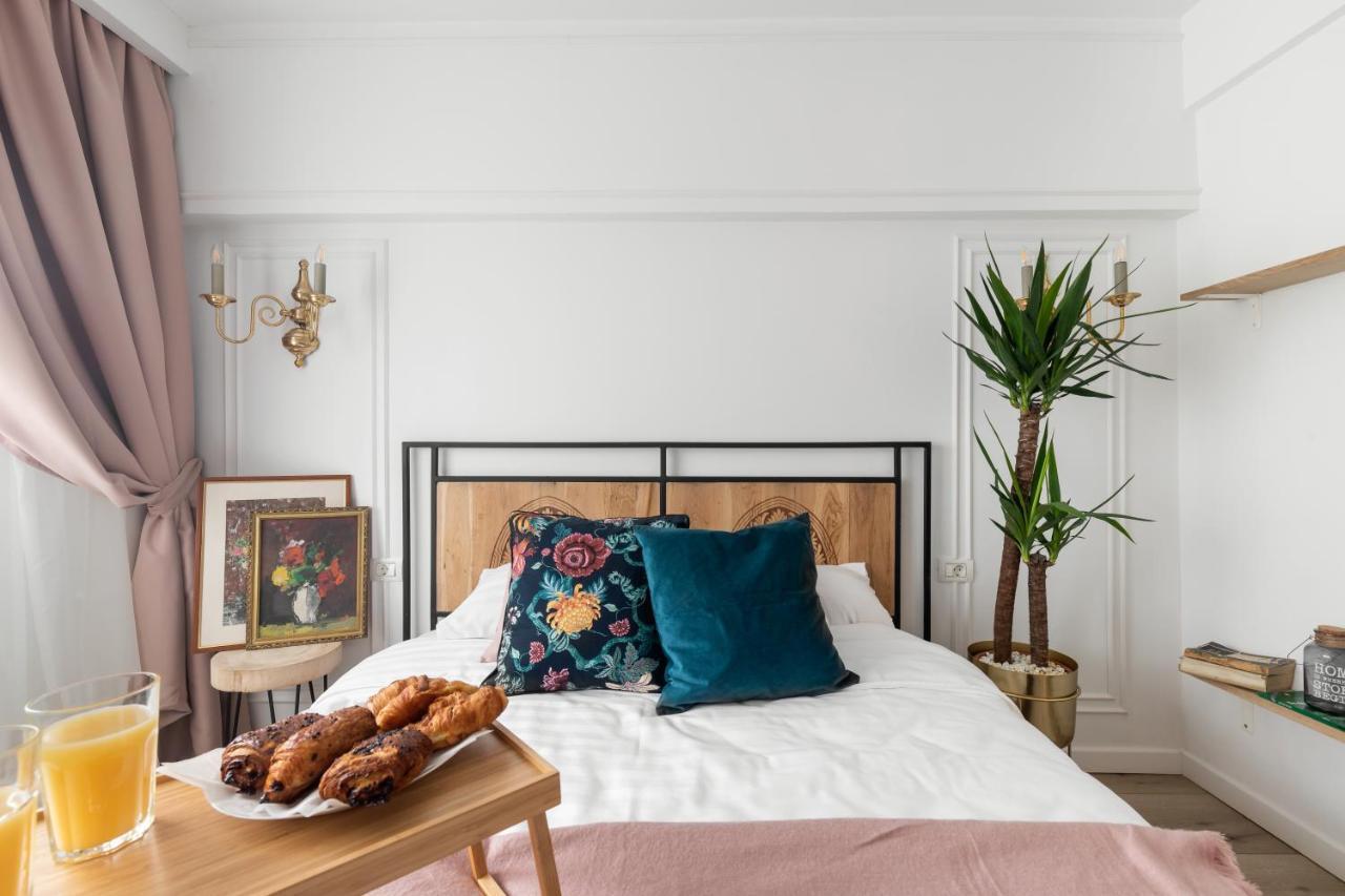 Eclectic 3 Bedroom Calea Victoriei By Urbanesq Bukarest Exterior foto